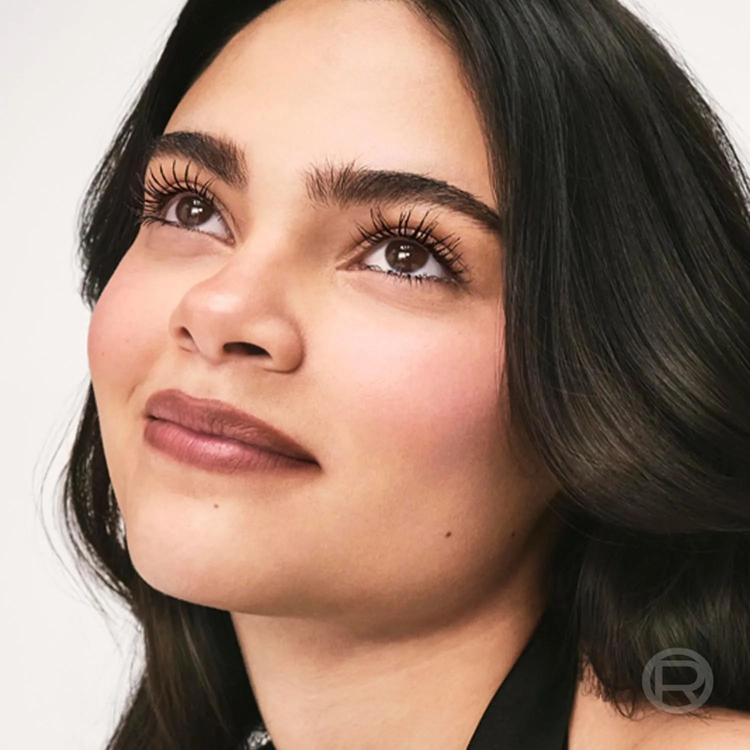 Model wearing L’Oreal Telescopic Mascara with defined lashes